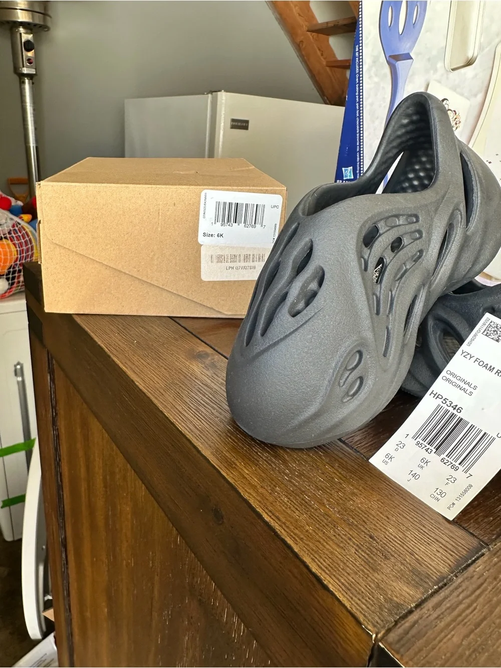 Yeezy Kids Foam Clog in Black
